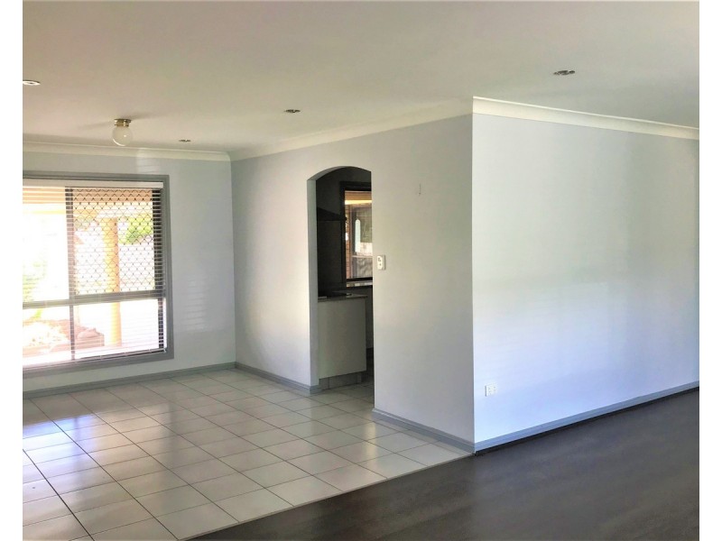 96 Glen Ross Road, Sinnamon Park QLD 4073