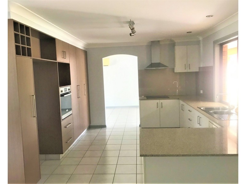 96 Glen Ross Road, Sinnamon Park QLD 4073