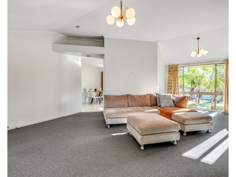 40 Radcliffe Street, Sinnamon Park QLD 4073