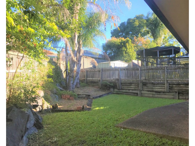 4 Althea Close, Sinnamon Park QLD 4073