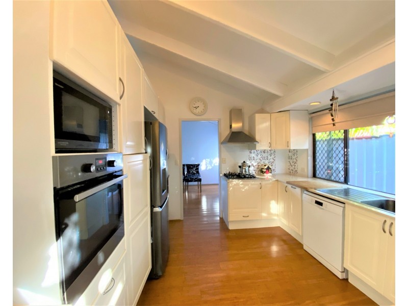 5 Boolka Close, Riverhills QLD 4074