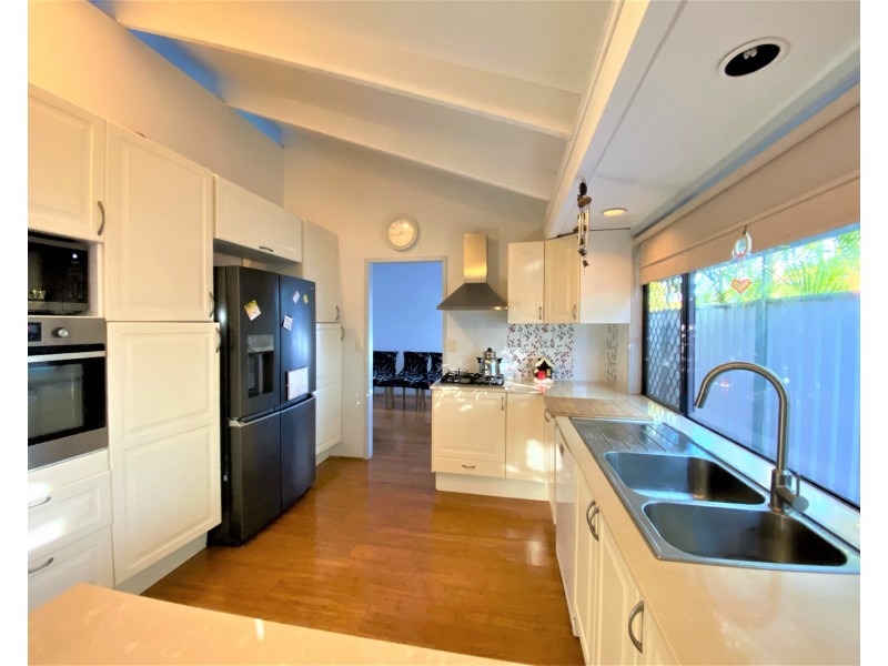 5 Boolka Close, Riverhills QLD 4074