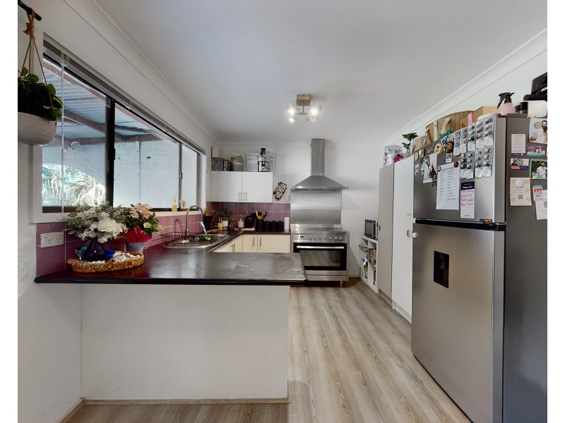 4 Molesworth Street, Seventeen Mile Rocks QLD 4073