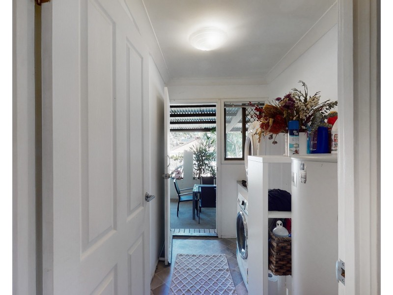 4 Molesworth Street, Seventeen Mile Rocks QLD 4073