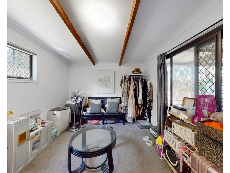 4 Molesworth Street, Seventeen Mile Rocks QLD 4073