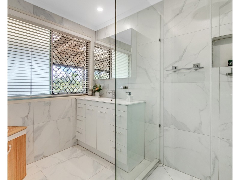 15 Pantheon Street, Jindalee QLD 4074