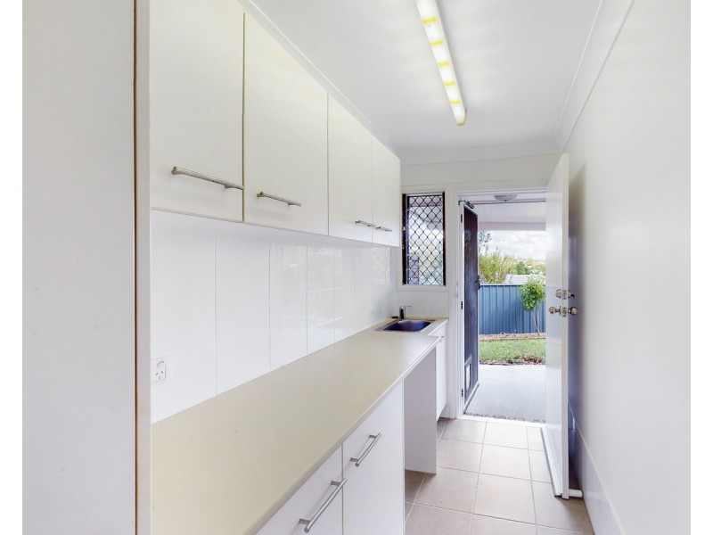 4 Balaton Street, Riverhills QLD 4074