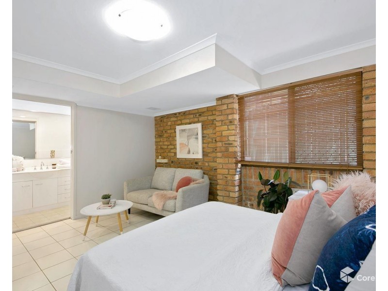 27 Norman Street, Fig Tree Pocket QLD 4069