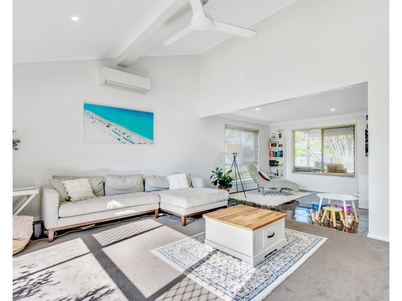 28 Paluna Street, Riverhills QLD 4074