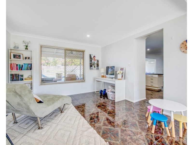 28 Paluna Street, Riverhills QLD 4074