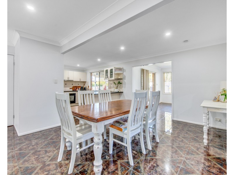 28 Paluna Street, Riverhills QLD 4074