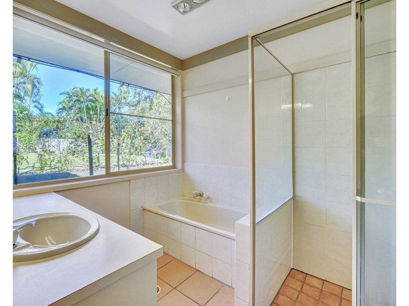 6 Bruan Close, Middle Park QLD 4074