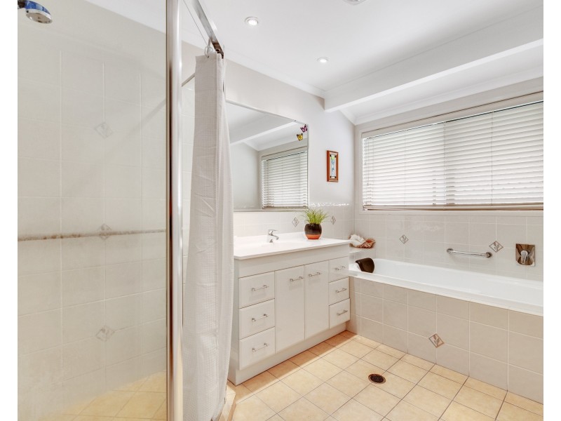 5 Eurabbie Street, Middle Park QLD 4074