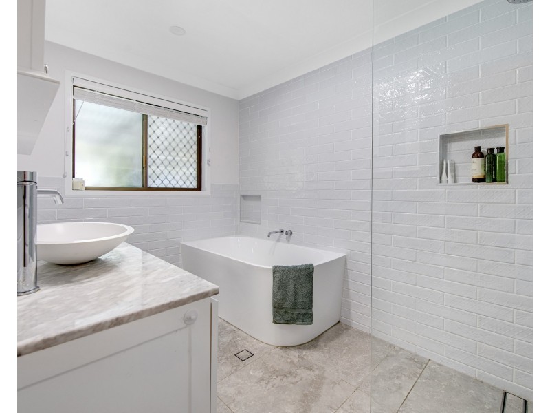 97 Tanglewood Street, Middle Park QLD 4074