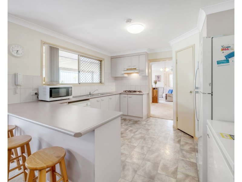 28 Banksia Circuit, Forest Lake QLD 4078