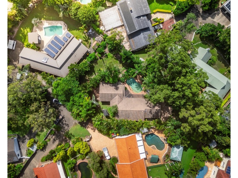 8 Giles Court, Mount Ommaney QLD 4074