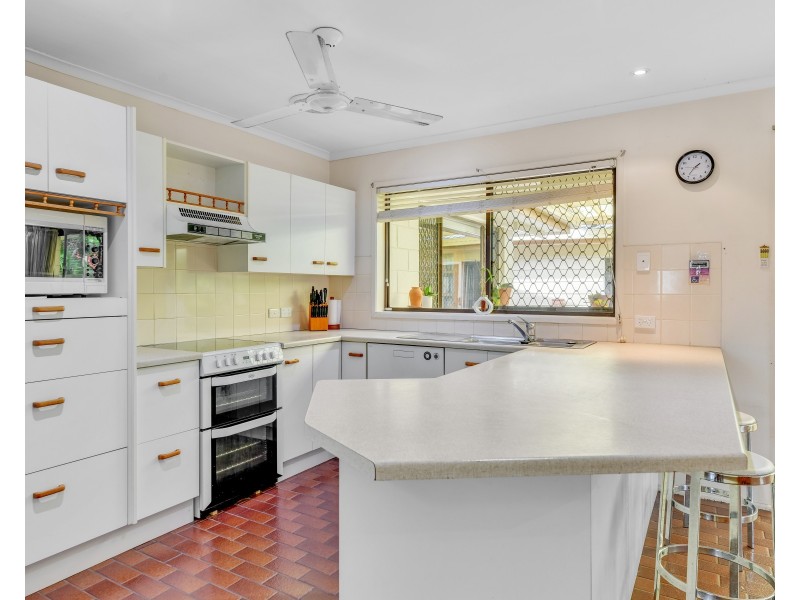 5 Madura Close, Westlake QLD 4074