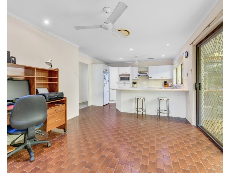 5 Madura Close, Westlake QLD 4074