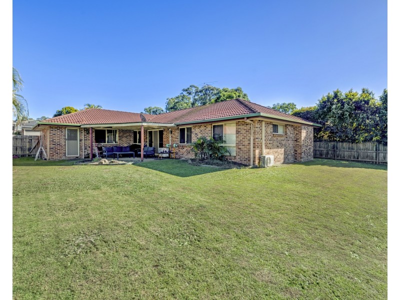 5 Lakeside Crescent, Forest Lake QLD 4078