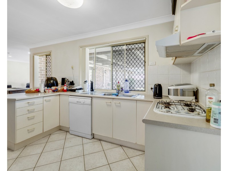 5 Lakeside Crescent, Forest Lake QLD 4078