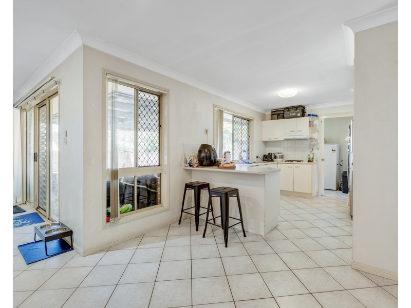 5 Lakeside Crescent, Forest Lake QLD 4078