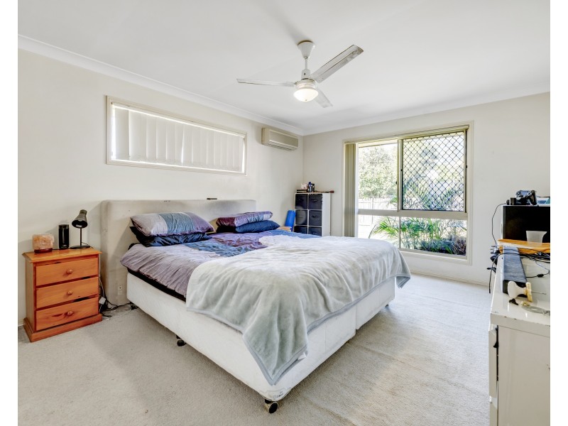 5 Lakeside Crescent, Forest Lake QLD 4078