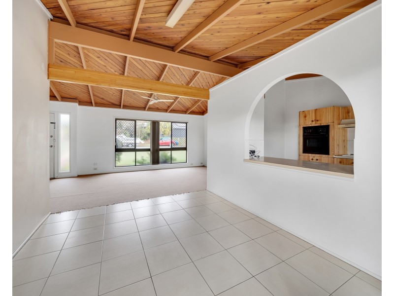 9 Athos Street, Riverhills QLD 4074