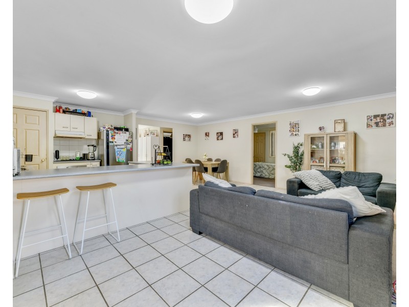 2 Landsborough Place, Forest Lake QLD 4078