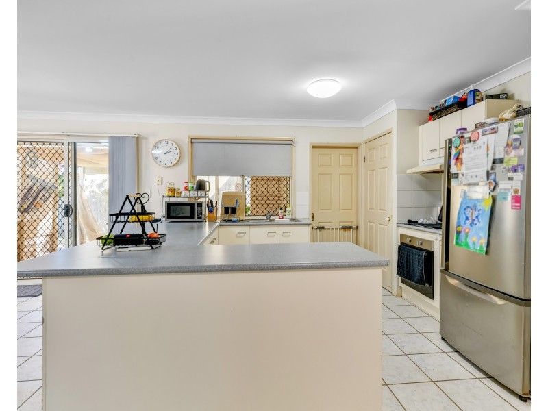 2 Landsborough Place, Forest Lake QLD 4078