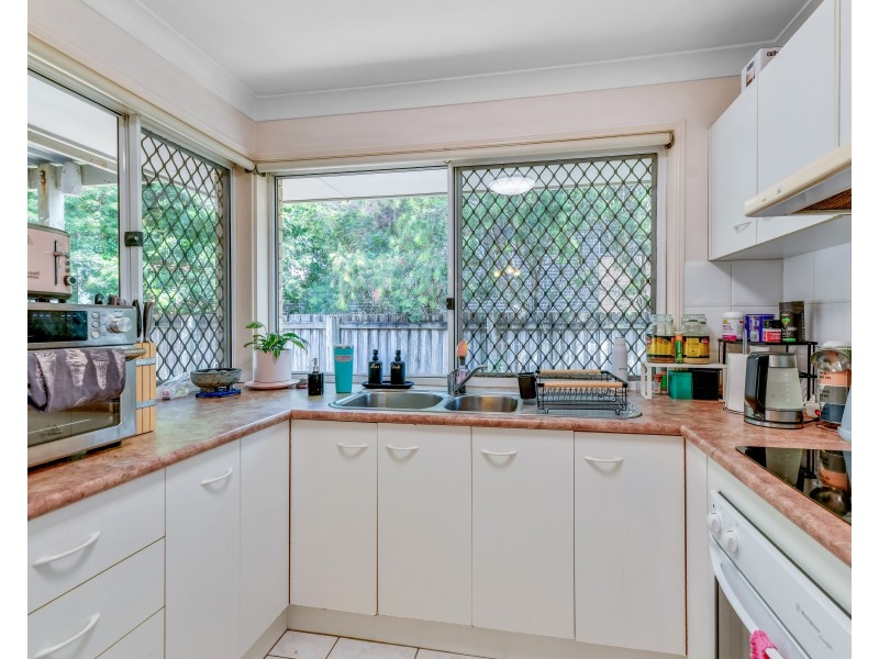 1 Chapman Place, Oxley QLD 4075