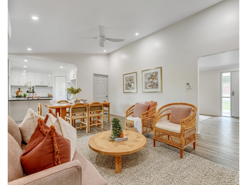 9 Blenheim Close, Forest Lake QLD 4078