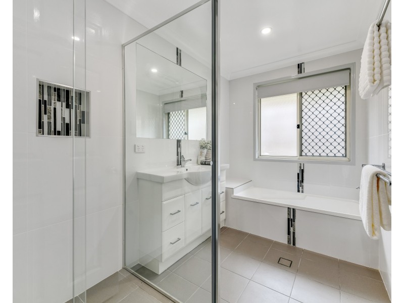 9 Blenheim Close, Forest Lake QLD 4078