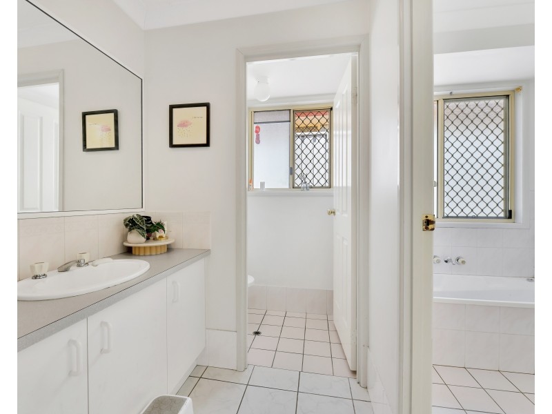 32 Camelot Crescent, Middle Park QLD 4074