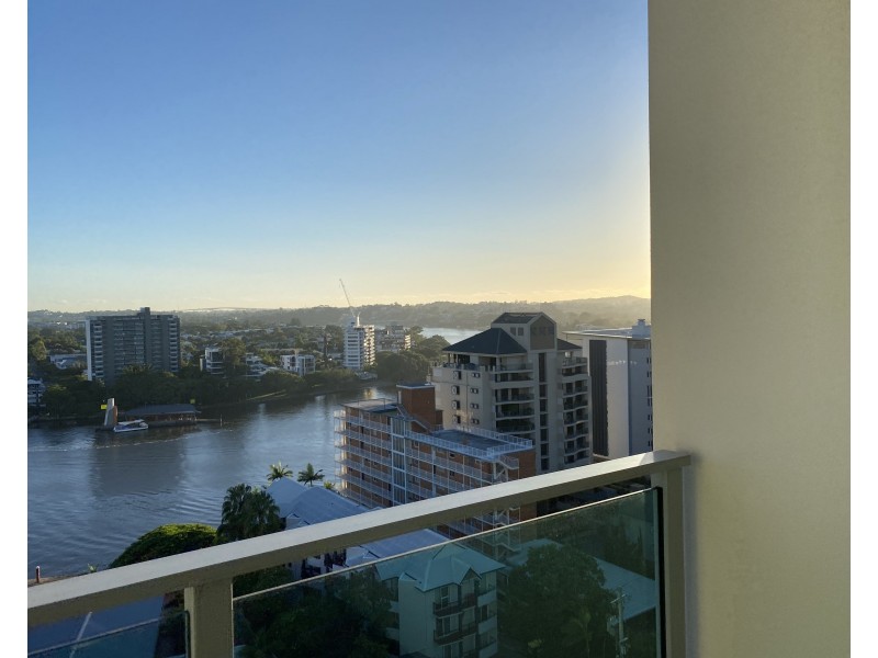 1107/18 Thorn Street, Kangaroo Point QLD 4169