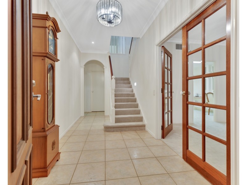 10 Bartok Place, Mount Ommaney QLD 4074