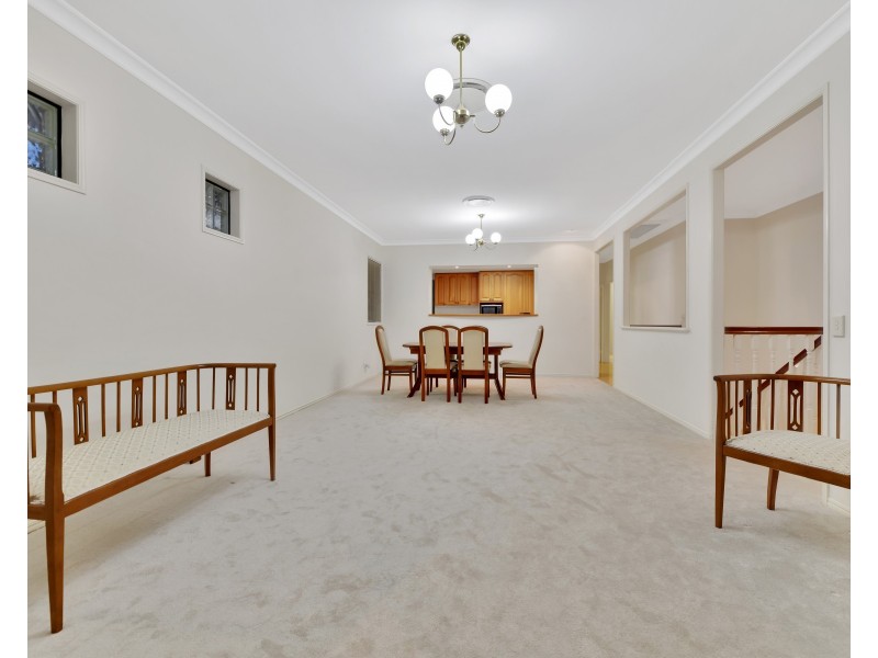 10 Bartok Place, Mount Ommaney QLD 4074