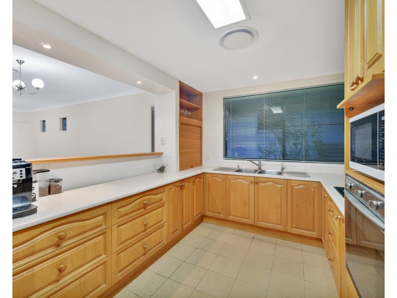 10 Bartok Place, Mount Ommaney QLD 4074