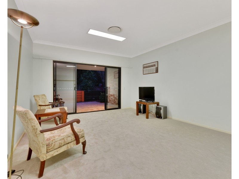 10 Bartok Place, Mount Ommaney QLD 4074