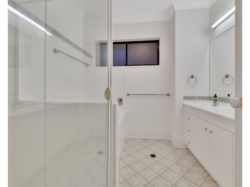 10 Bartok Place, Mount Ommaney QLD 4074