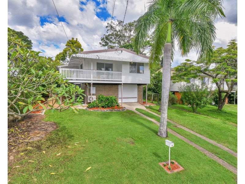 18 Pack Street, Jamboree Heights QLD 4074