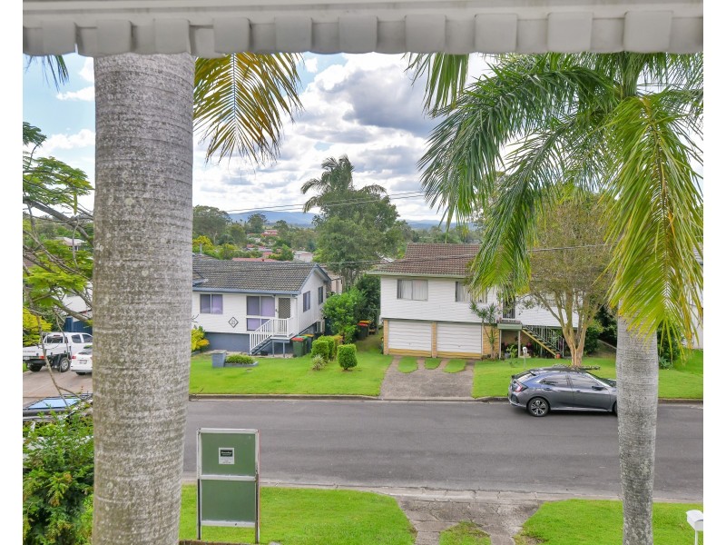 18 Pack Street, Jamboree Heights QLD 4074