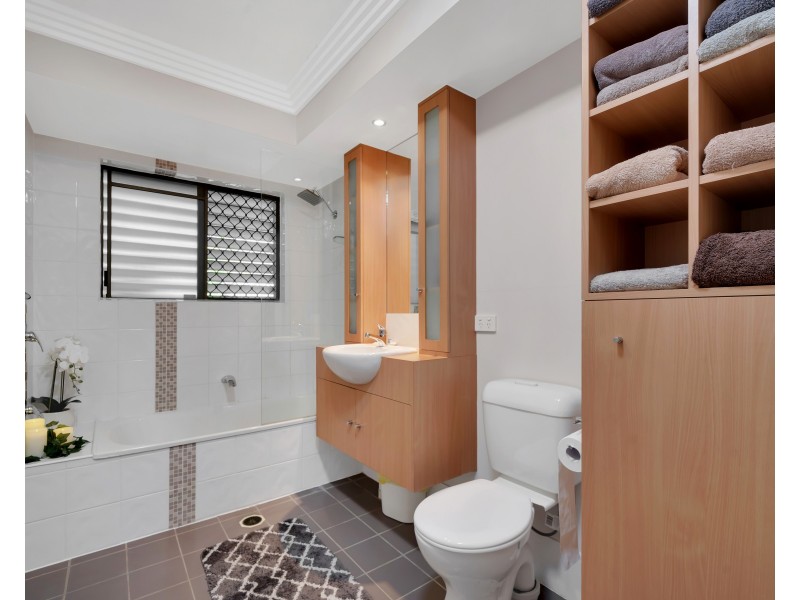 2 W G Hayden Drive, Collingwood Park QLD 4301