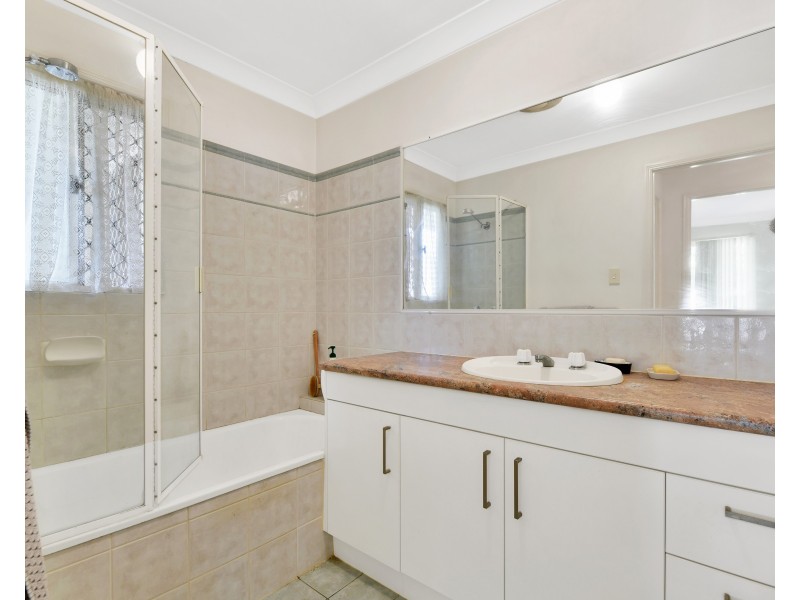 8/241 Horizon Drive, Westlake QLD 4074