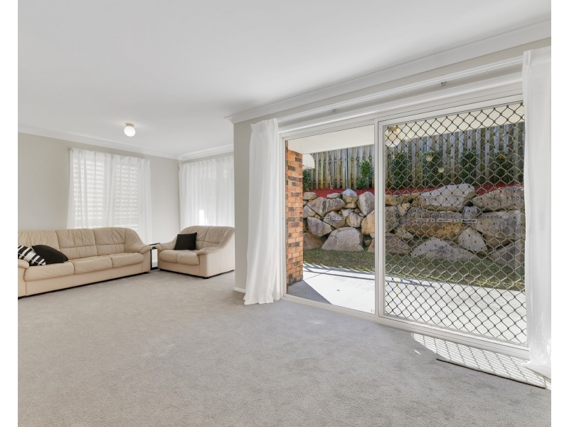 15 Hounslow Way, Seventeen Mile Rocks QLD 4073