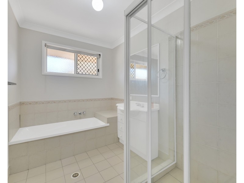 15 Hounslow Way, Seventeen Mile Rocks QLD 4073