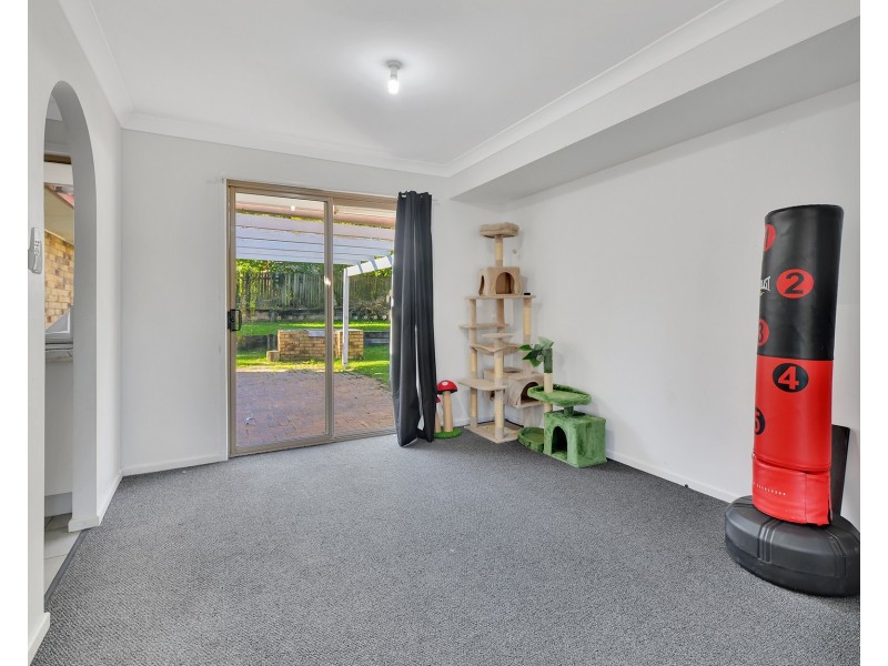 Durack QLD 4077