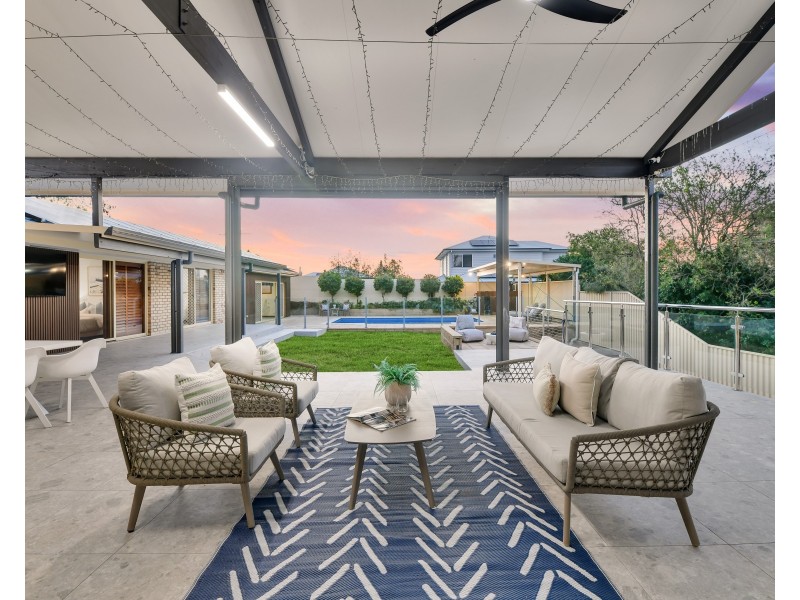 7 Harold Close, Sinnamon Park QLD 4073