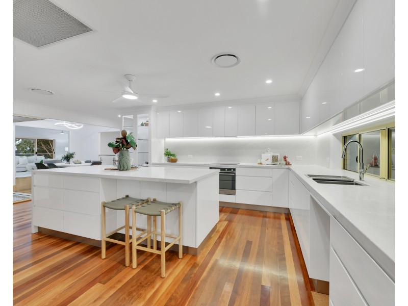 7 Harold Close, Sinnamon Park QLD 4073