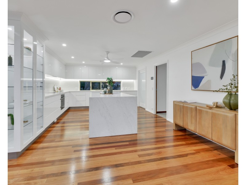 7 Harold Close, Sinnamon Park QLD 4073