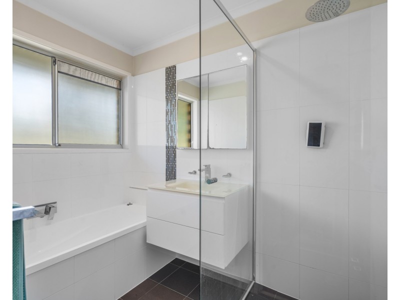 27 Hazelton Street, Riverhills QLD 4074